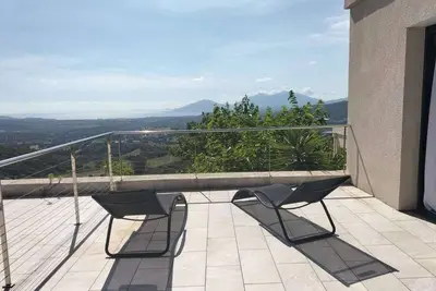 Studio Équipé - Vue sur le Golfe d'Ajaccio - 10 min des Plages - Pleine Nature!