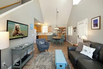Image de Exceptional 3-bedroom house walking to beach & Glen Arbor, with Ac & Wifi