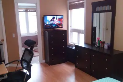 Image de Luxury Master Bedroom on Main Level of House