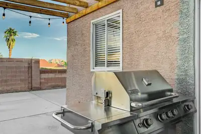 Image de Luxury Desert Spring w/Bbq & Spacious Backyard