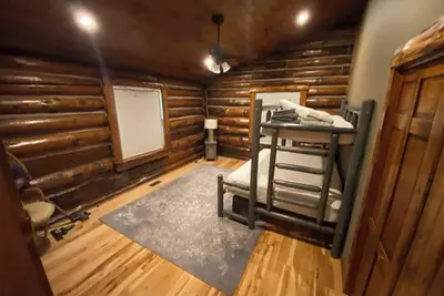 Image de Luxe Logs - your perfect Adirondack Getaway!