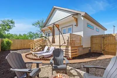 Image de New Luxury Villa Near Baylor University and Magnolia Silos