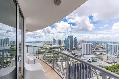 Image de Waterfront | 50 Floor | Gym+WiFi | 10 min Wynwood