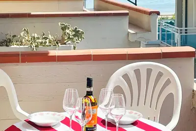 Image de Charming 2-bedroom house in welcoming Martinsicuro with WiFi, Ac & on the Beach