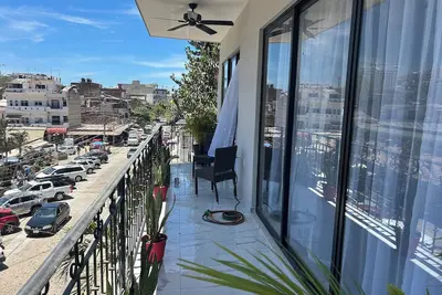 Image de 2 bedroom apartment with WiFi, Ac in zona romántica  Puerto Vallarta