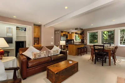 Image de Baldy Basecamp at Sun Valley - walk to ski, 3 hot tubs, swimming pool in summer