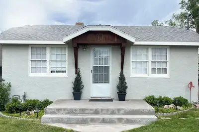 Image de Vintage Cottage - In Town - Paiute Atv Trail Road - Sleeps 6