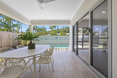 St Crispins Villa 1 with private heated Pool