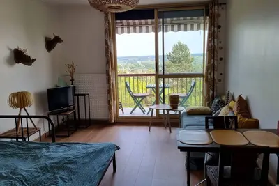 Image de Studio tout équipé avec balcon