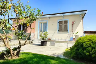 Image de House with garden in Marina di Massa, a stone's throw from the center and the Sea