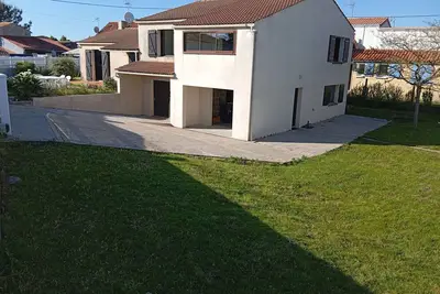 Image de Grande Maison 8 pers. 750m2 de terrain centre de Jard /Mer, 15min Ă pieds plage