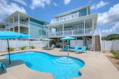 Image de 4br 3. 5ba House, Ocean Views, Walk to Beach, Pool, Elevator, Sleeps 13