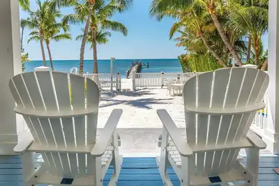 Image de Turtle Crawl on Long Key Oceanfront Beachfront wit