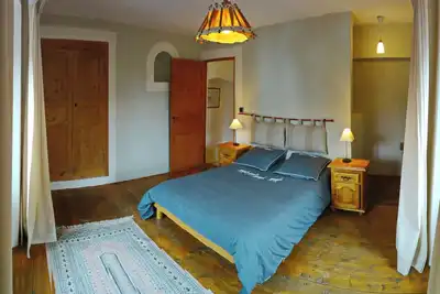 Image de logement de montagne avec jardin dans un hameau calme proche des commodités