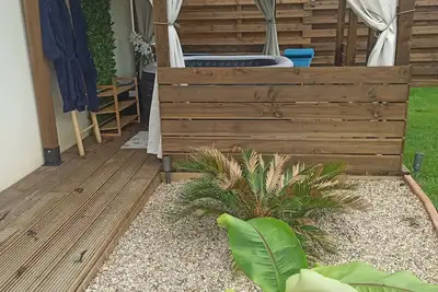 Image de Loft en pleine nature, spa privatif, \nsalon de massage, idéal pour ce reposer