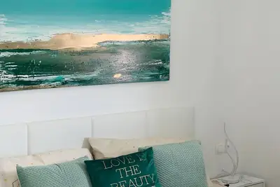 Image de Stylish apartment with sea view.