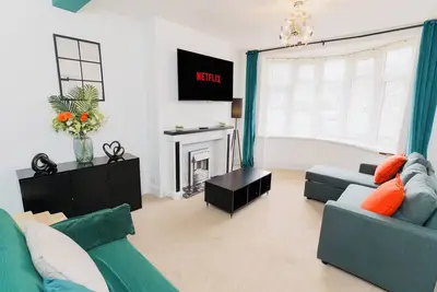 Image de 3 Bedroom House-5 Separate Beds-Driveway 2+ Cars-WiFi 500Mbps - 7 Guests