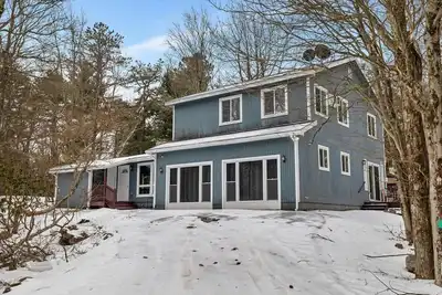Image de Huge Movie Room! 5-bedroom-3 full bath house. Perfect for large Gatherings