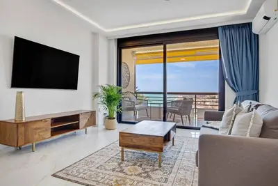 Image de Appartement avec vue sur la mer et balcon