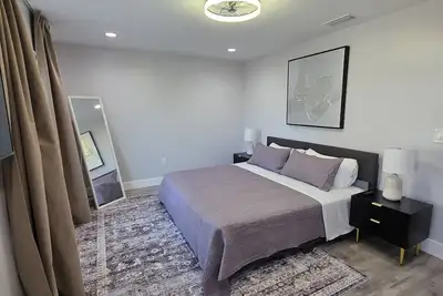 Image de 3br Gulf Getaway | Elevator, Pool, Walk to Irb