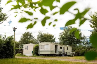 Image de Camping 4 étoiles - Piscine  - ccbbghg