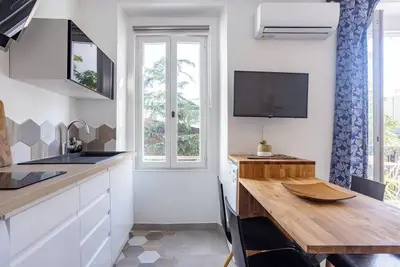 Image de 2 pièces avec clim et balcon Cannes