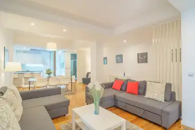 Image de Appartement côtier confortable avec terrasse