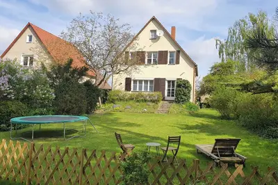 Image de Modern house with good city connections and large garden in Berlin's green belt