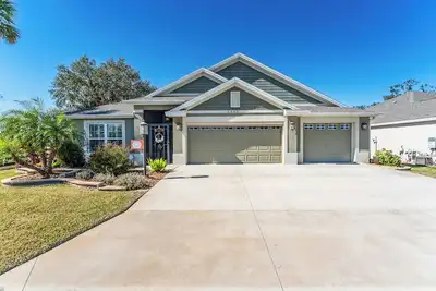 Image de Stunning custom-built, designer 3 bed 3 bath home in the Villages, Florida