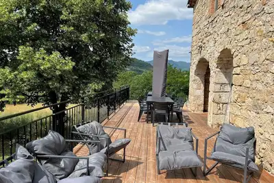 Image de Sud Ardeche Grande maison 22 couchages proche rivière au milieu des vignes