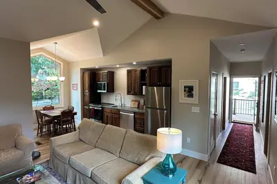 Image de 2-Bedroom Apartment Walking Distance to Ncsu
