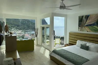Image de Scenic Oceanview Retreat | Explore Nature Trails & Sulphur Springs