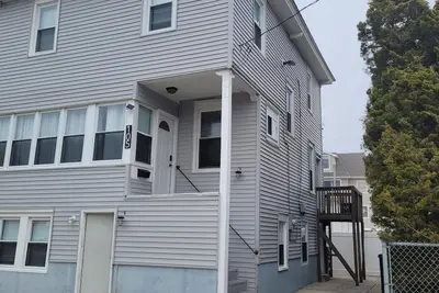 Image de Spacious 7 bedroom Monopoly themed house. 3 blocks to the the beach/ boardwalk
