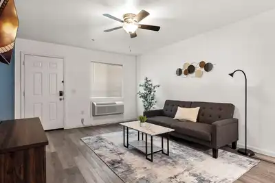 Image de Modern Reno Stay - Near Bars & Shops