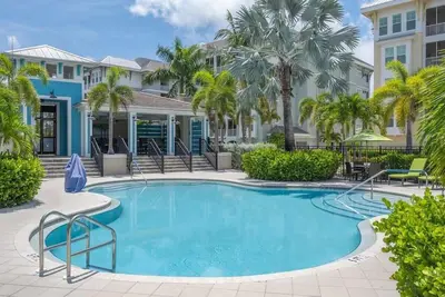 Image de 3/3 condo with Pool - 2 miles to beach
