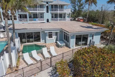 Image de Luxury 3bd Beachfront Retreat with Heated Pool!