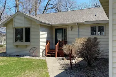 Image de Spacious 4-bedroom house overlooking hole 2 of Balmoral golf course.
