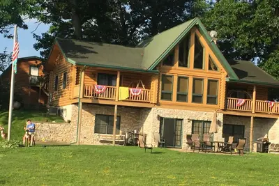 Image de Welcoming log cabin on Keeler Lake - 5 bedrooms for a cozy getaway