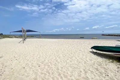 Image de Beachfront 3 bedroom house in Mattapoisett