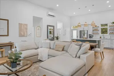 Image de Modern Designer Home | Sauna, Bbq & 3+ Acre Escape
