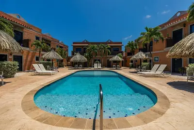 Image de Spacious 3 Bd/ 3 BaTownhome in Villa Alto Shaba