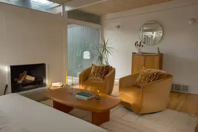 Image de Private Lux Mid-Century Modern Retreat - Cedar Hot Tub & Cold Plunge
