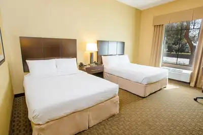 Image de Stay at Holiday Inn Chandler: Pool, On-Site Dining & Just Minutes from Asu