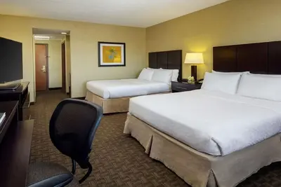 Image de Standard 2 Queens at Holiday Inn Chandler - Outdoor Pool & Pets Are Welcome