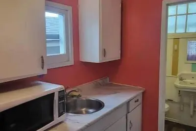 Image de Cozy Cabin #7, one block to beach