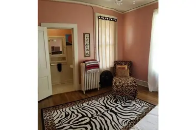 Image de Rose Room Peaceful Downtown Historic