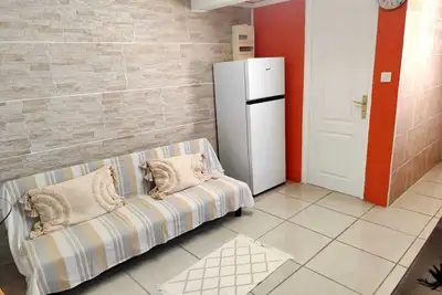 Image de Charmant T1 en pleine campagne tout confort. Idéal pour se ressourcer.