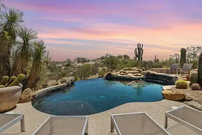 Image de Gorgeous Scottsdale Home | Pool | Grill | Patio