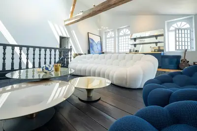 Image de Maison d’armateurs rénovée avec une touche d’art contemporain – Port de Saint-Martin-de-Ré