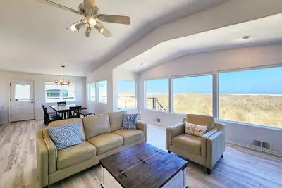 Image de Ocean Front on the Beach! Dog Friendly!